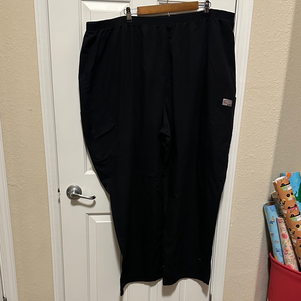 Black Straight-Leg Women's Plus Size Scrub Pants